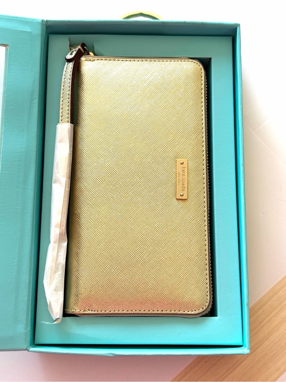 Kate Spade New York Gold Saffiano Leather Zip Wristlet Wallet NWT in Box